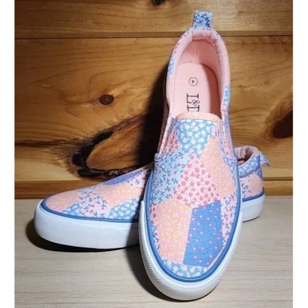 Lily & Dan Girls' Slip-On Canvas Shoes-Patchwork Pastel Floral-Size 2-NEW in Box - Picture 1 of 11